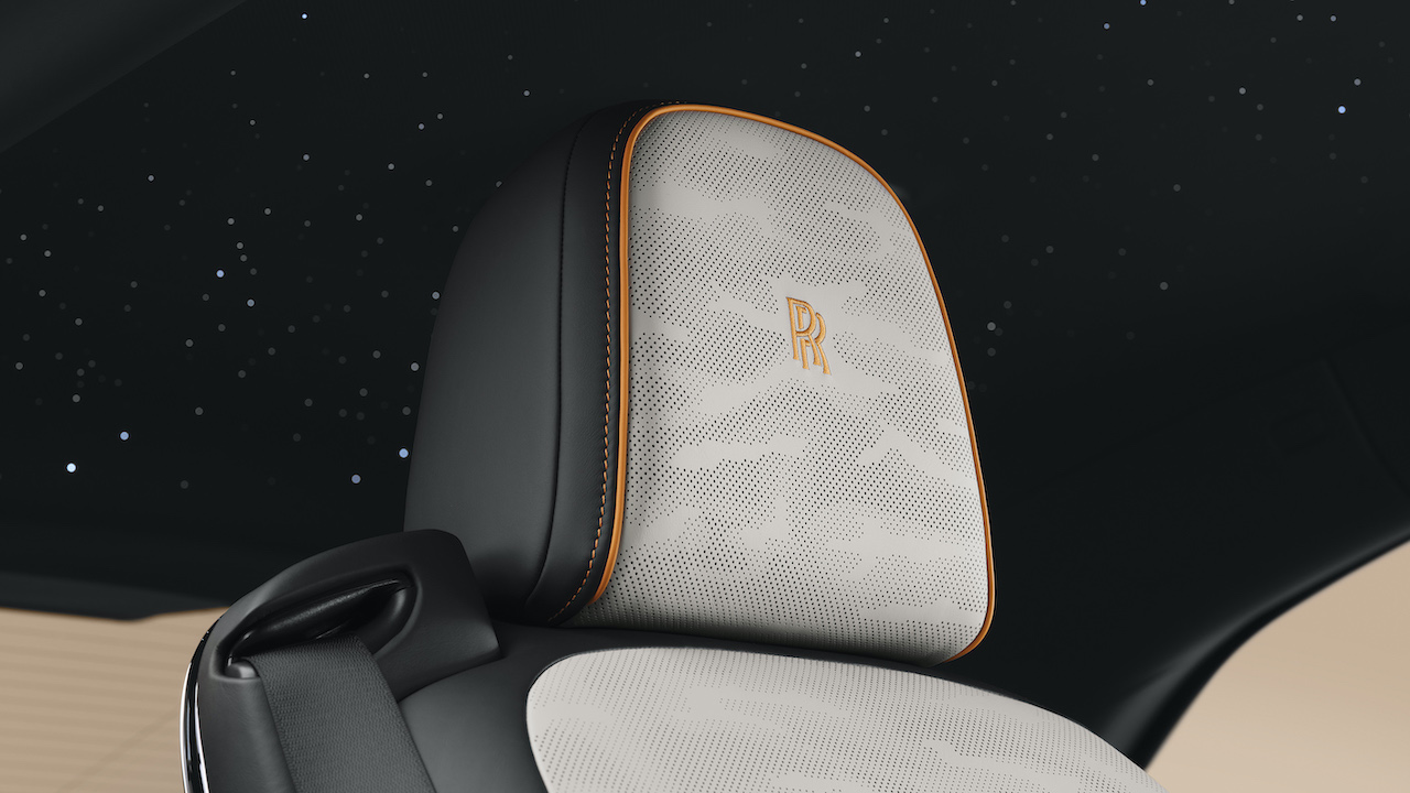 P90643684_highRes_rolls-royce-spectre-